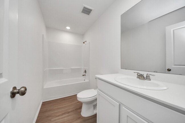 Building Photo - 9010 Estes Lks Dr