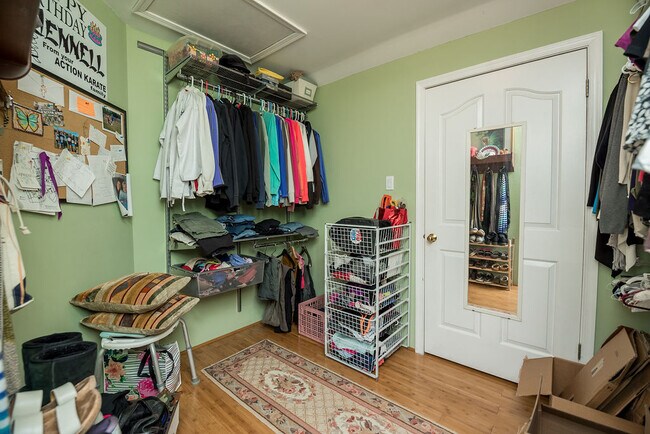 Large Walk-in Closet - 710 Remington Ct