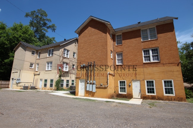 Building Photo - Available Now! 2 bedroom in Historic Charn...
