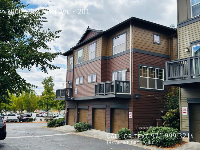 Building Photo - 1000 SW 170th Ave