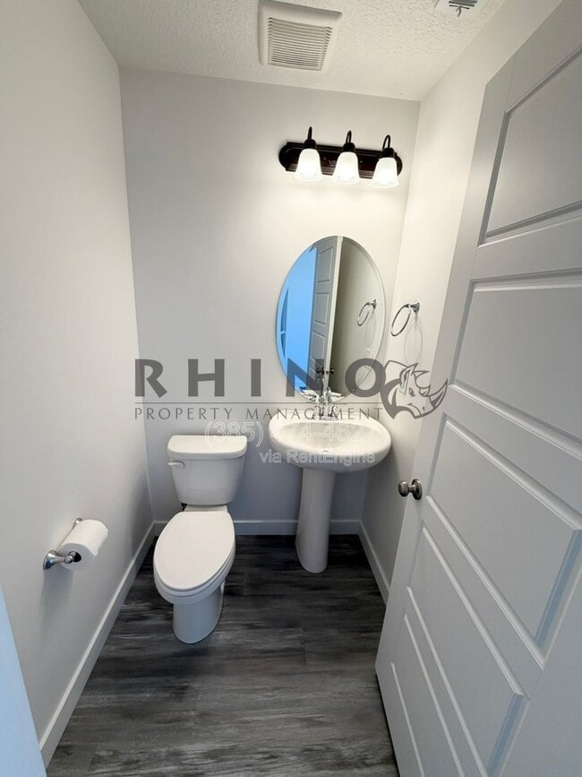 Building Photo - 4673 W Miramonte Wy