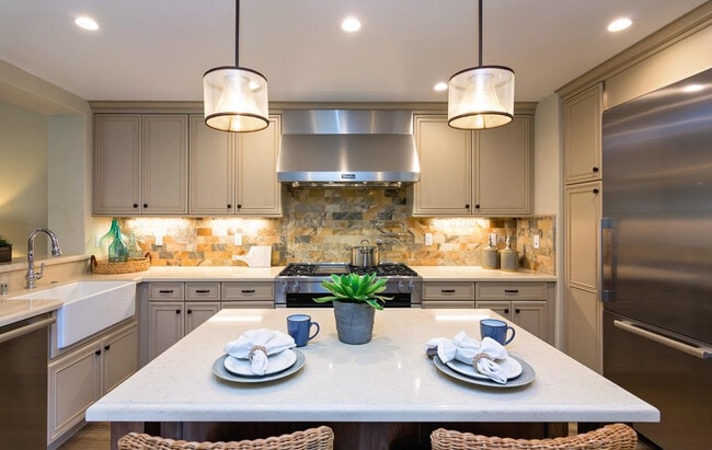 Building Photo - 718 Silver St