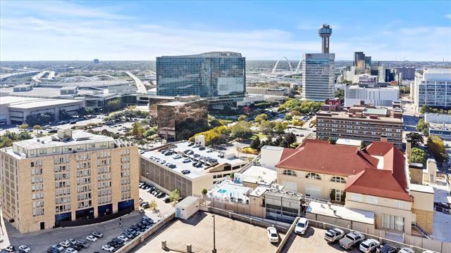 Building Photo - 1122 Jackson St