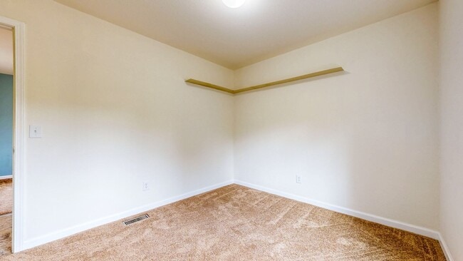 Building Photo - Gated 2 bedroom 1 bath at Pochini Family Farm!