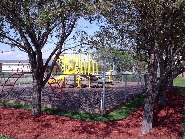 Interior Photo - Spacious 1, 2 & 3 Bedrooms!