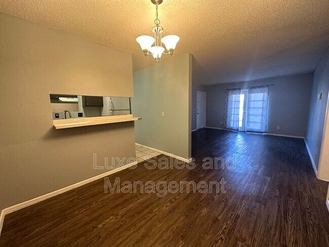 Building Photo - 6034 NW Expressway