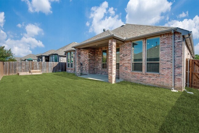 Building Photo - 1665 Sheldon Dr