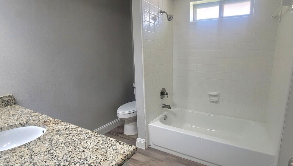 Building Photo - 1008 Brownfield Dr