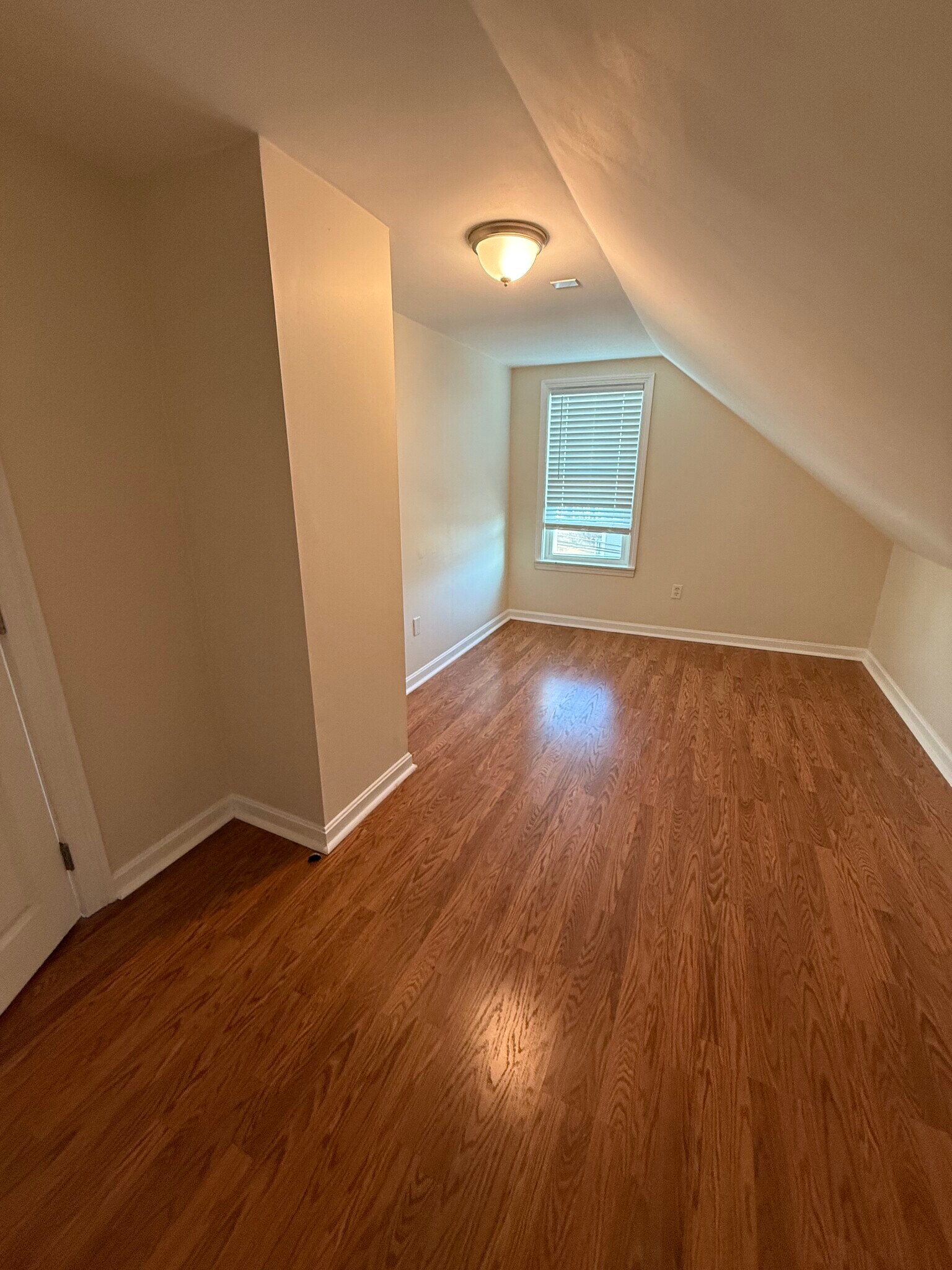 Building Photo - 95 Lake St