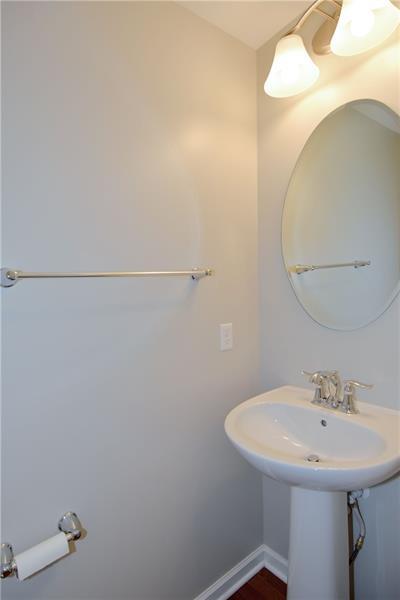 Building Photo - 616 Edison Dr
