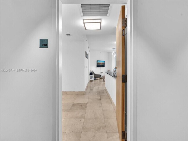 Building Photo - 350 S Miami Ave