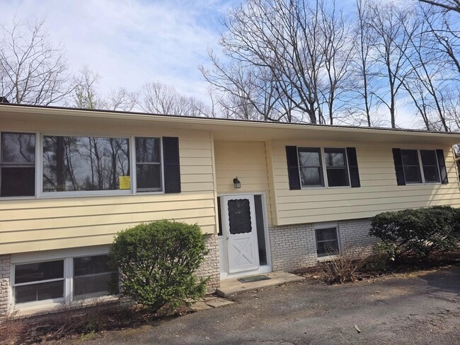 Primary Photo - 51 Glenerie Ln