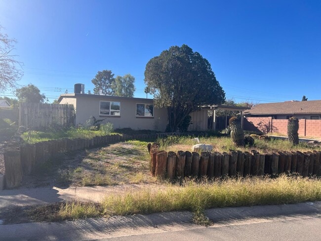 Building Photo - 6334 E Calle Luna