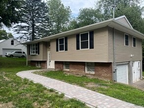 Building Photo - 32 Hickman Dr