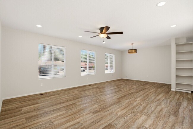 Building Photo - Exceptional Property in the NE Heights