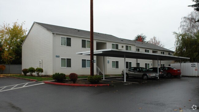 Building Photo - Skyline Apartments