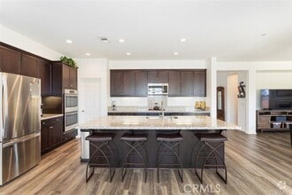 Building Photo - 24125 Montecito Dr
