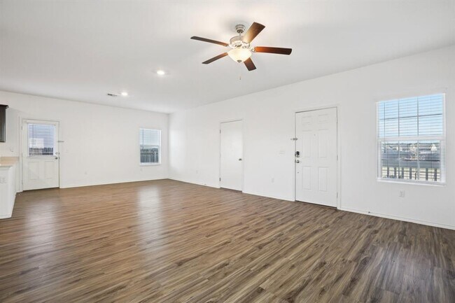 Building Photo - 15312 Sweet Mimosa Dr