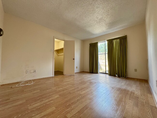 Building Photo - 8417 Sands Point Dr