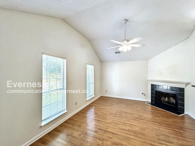 Building Photo - 9299 Grove Manor Dr