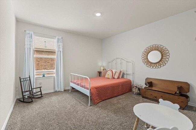Building Photo - Modern single-story home with 4 bedrooms, 2 bathrooms, open-concept living, stylish kitchen, two-...