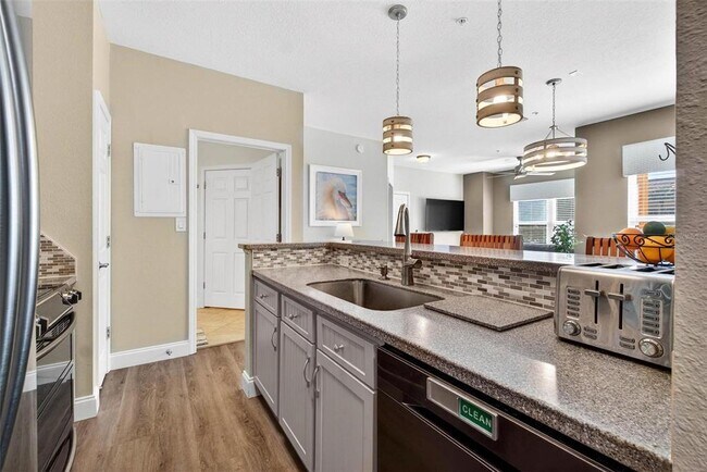 Building Photo - 10764 70th Ave N