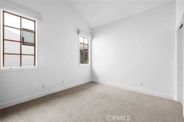 Building Photo - 502 Goldenrod Ave