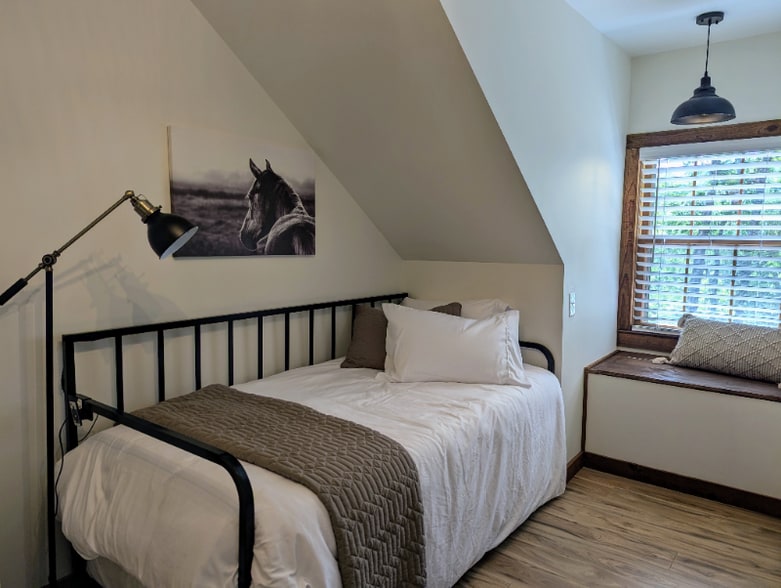 Building Photo - 1115 Bear Creek Pike