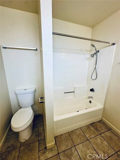 Building Photo - 1459 W Wabash St