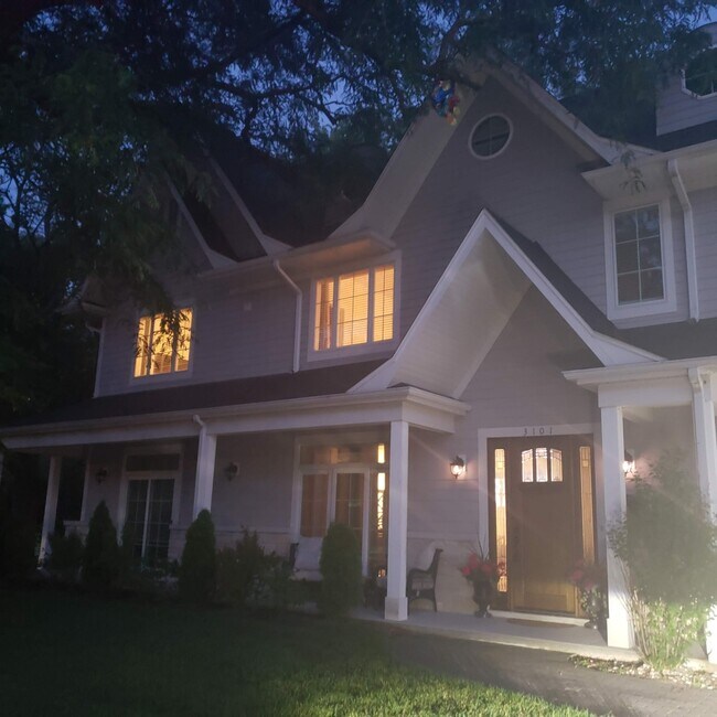 Building Photo - 3101 Sprucewood Rd