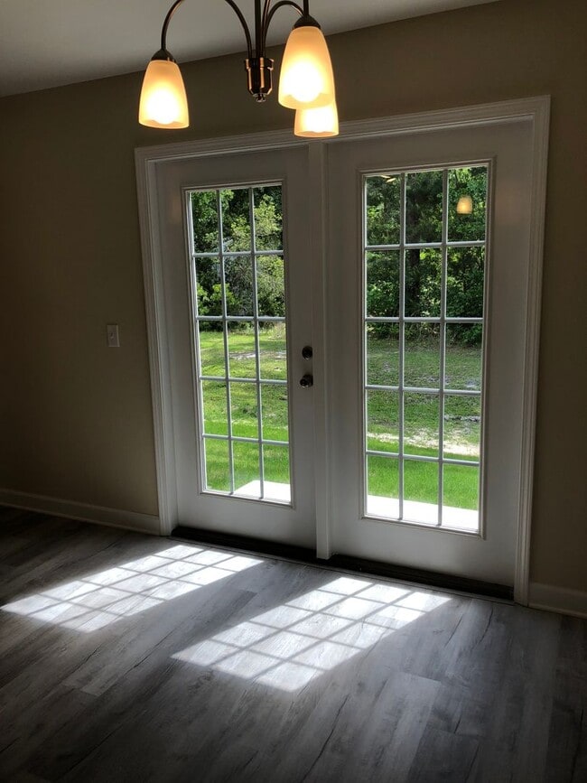 Building Photo - 3 bedroom, 2.5 bath town-home,near TAFB