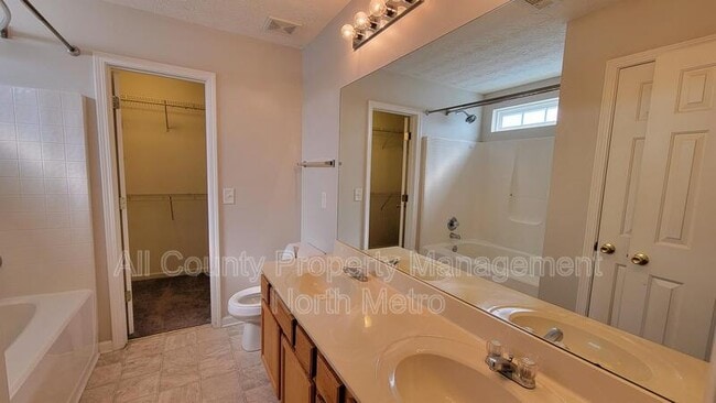 Building Photo - 144 Holly Mill Village Dr