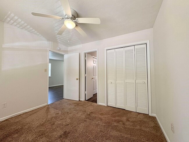 Building Photo - 2110 Golf Terrace Dr