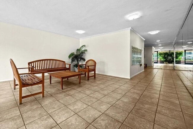 Building Photo - 1312 S Saltair Ave