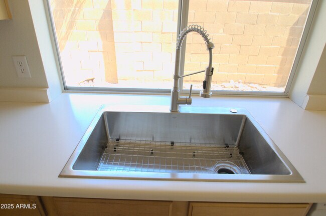 Building Photo - 7929 W Wescott Dr