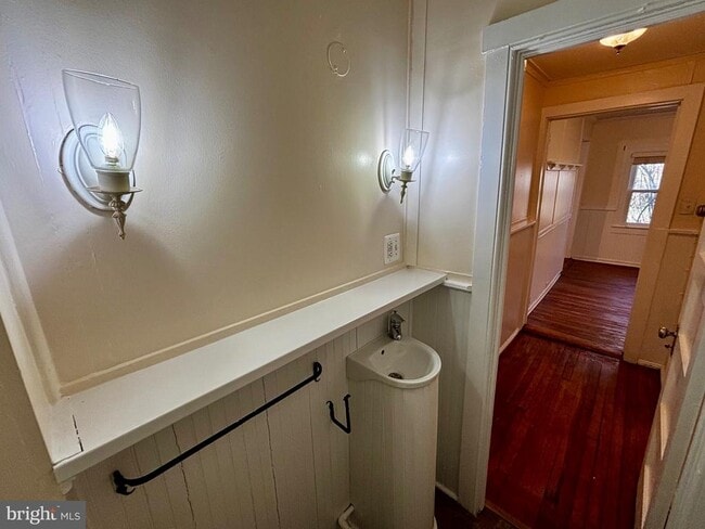 Building Photo - 8122 John Mosby Hwy