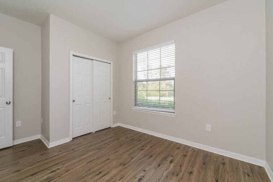 Building Photo - 1733 Cayman Cove Cir
