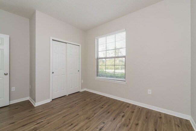 Building Photo - 1733 Cayman Cove Cir