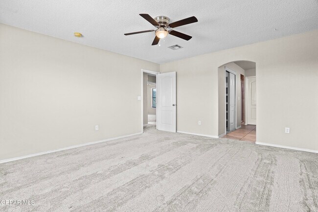 Building Photo - 3261 Garden Point Dr