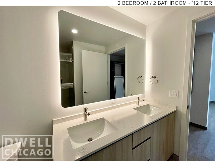 Building Photo - 503 S Damen Ave