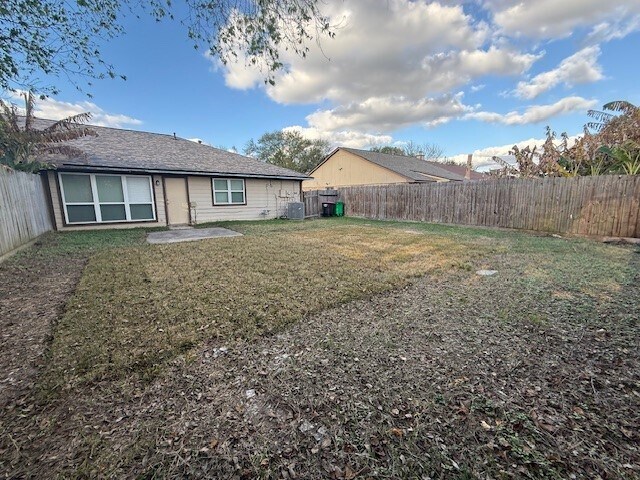 Building Photo - 2402 Autumn Springs Ln