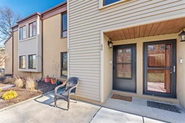 Building Photo - 66 Banner Ct