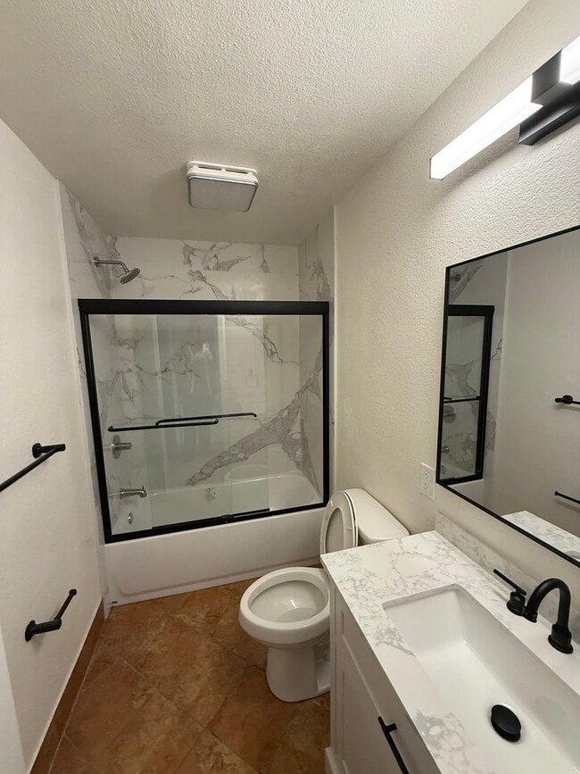 Building Photo - 2313 Manchester St