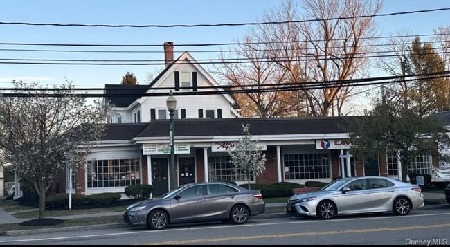Primary Photo - 1054 Main St