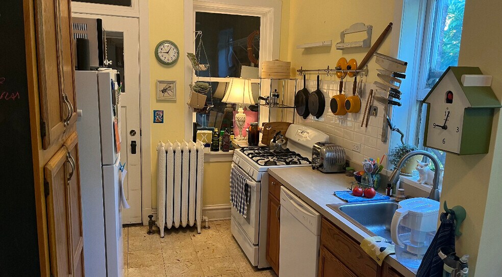 Building Photo - 5522 N Wayne Ave