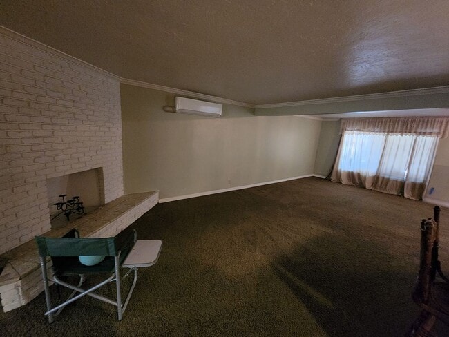 Building Photo - Excellent home on large lot for lease!