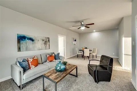 Building Photo - 5805 Rivendell Dr