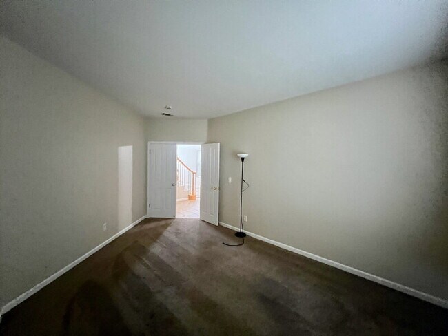 Building Photo - 116 Burgundy Ct