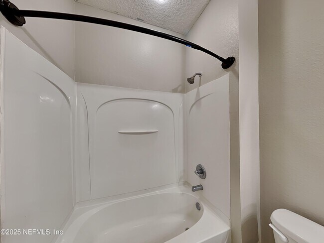 Building Photo - 440 Pine Eagle Dr