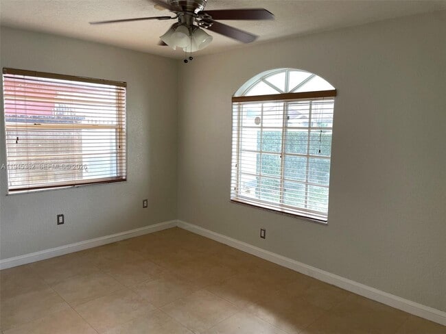 Building Photo - 3559 W 74th Pl